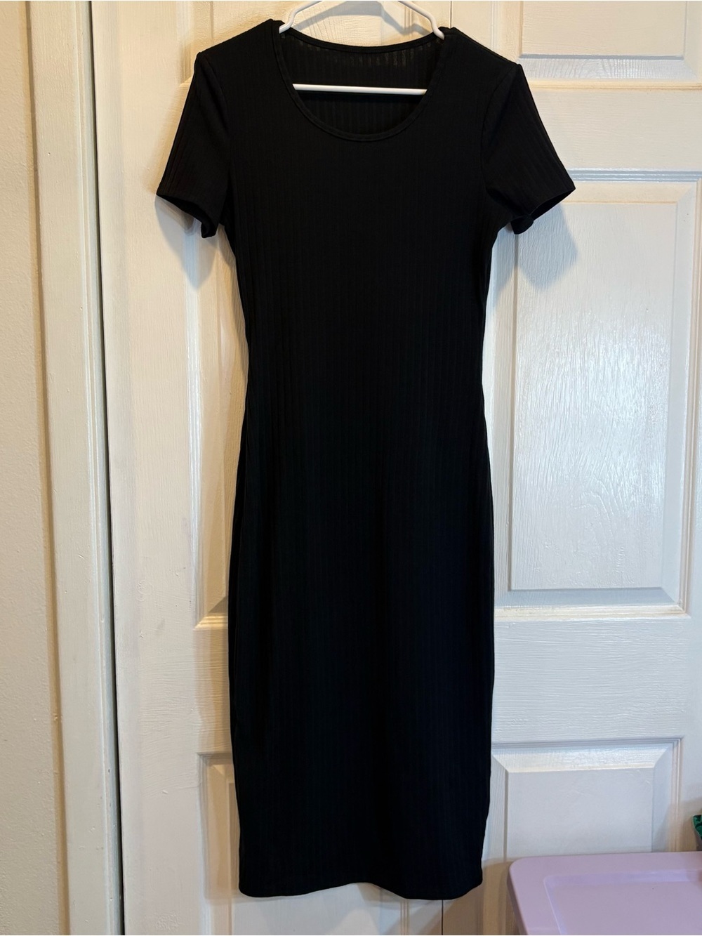 Lyaner Black Ribbed Short Sleeve Midi Body Con Dress - Size Medium